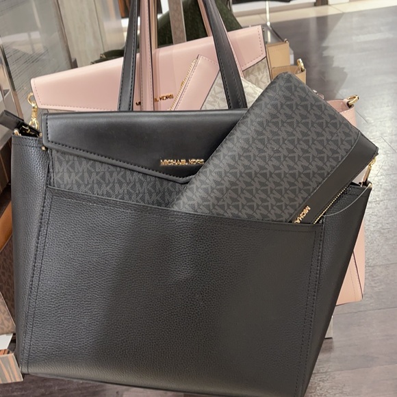 Michael Kors Maisie Large Pebbled Leather 3-in-1 Tote Bag - Picture 14 of 16